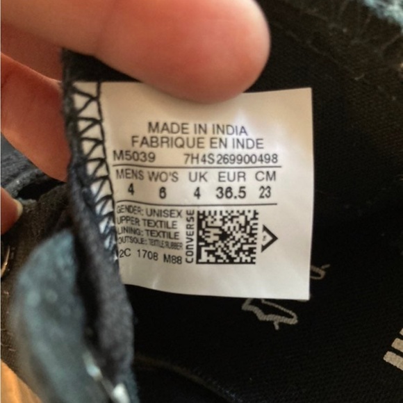 All Black Converse Mens 4-Womens 6 - Picture 6 of 6